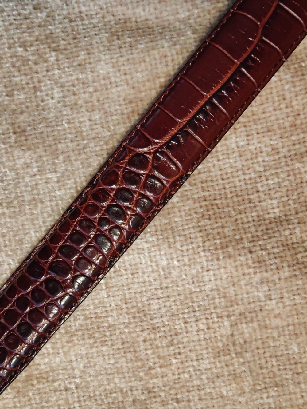 Ralph Lauren Croc-Embossed Leather Belt with Gold Buckle Marks RL 67, Size M - Picture 4 of 12